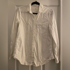 Gap boyfriend style button down blouse